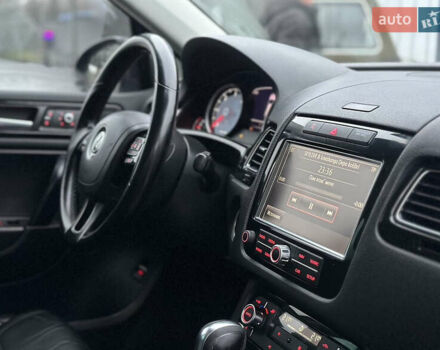 Сірий Фольксваген Туарег, об'ємом двигуна 3 л та пробігом 298 тис. км за 18500 $, фото 111 на Automoto.ua