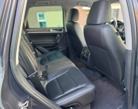 Серый Фольксваген Туарег, объемом двигателя 3 л и пробегом 189 тыс. км за 21500 $, фото 14 на Automoto.ua