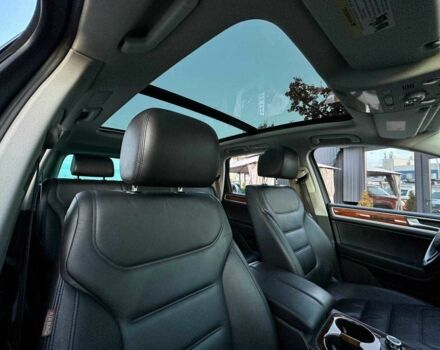 Серый Фольксваген Туарег, объемом двигателя 3 л и пробегом 296 тыс. км за 14490 $, фото 12 на Automoto.ua