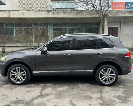 Серый Фольксваген Туарег, объемом двигателя 3 л и пробегом 260 тыс. км за 16700 $, фото 13 на Automoto.ua