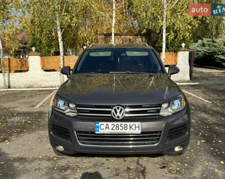 Сірий Фольксваген Туарег, об'ємом двигуна 3 л та пробігом 260 тис. км за 16700 $, фото 1 на Automoto.ua