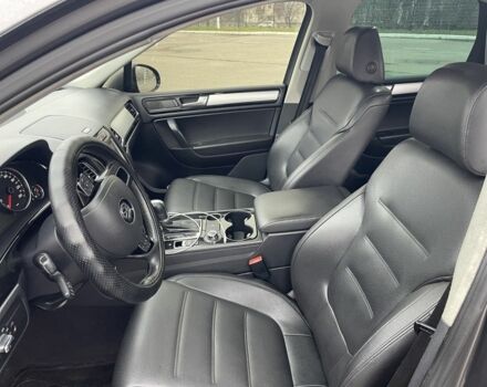 Серый Фольксваген Туарег, объемом двигателя 3.6 л и пробегом 249 тыс. км за 12700 $, фото 10 на Automoto.ua