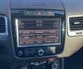 Сірий Фольксваген Туарег, об'ємом двигуна 3 л та пробігом 381 тис. км за 17000 $, фото 9 на Automoto.ua