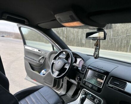 Серый Фольксваген Туарег, объемом двигателя 3 л и пробегом 225 тыс. км за 20000 $, фото 15 на Automoto.ua