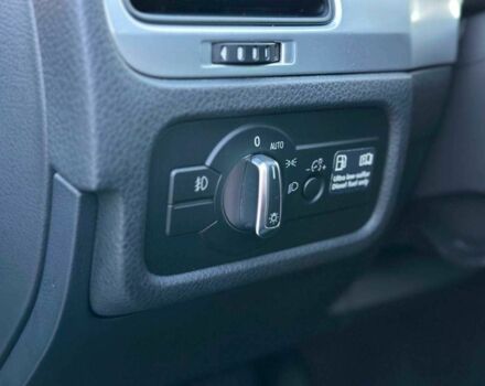 Серый Фольксваген Туарег, объемом двигателя 3 л и пробегом 296 тыс. км за 14490 $, фото 22 на Automoto.ua