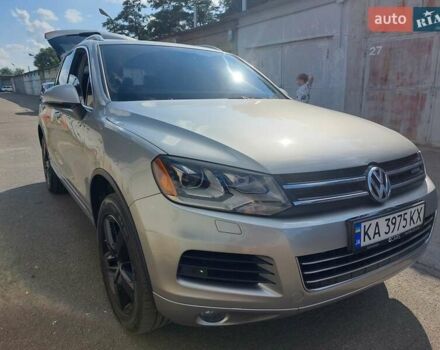 Сірий Фольксваген Туарег, об'ємом двигуна 3 л та пробігом 154 тис. км за 15800 $, фото 2 на Automoto.ua