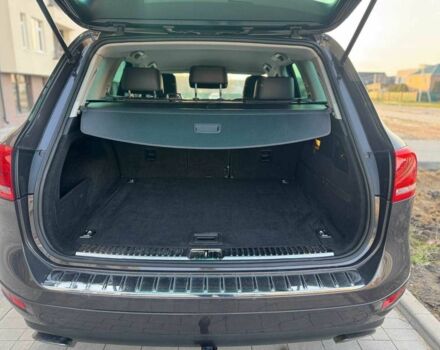 Серый Фольксваген Туарег, объемом двигателя 3 л и пробегом 189 тыс. км за 21500 $, фото 7 на Automoto.ua