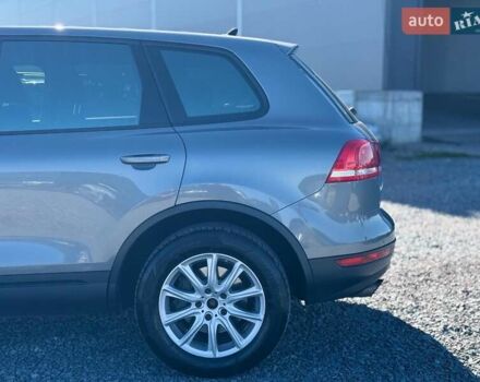 Серый Фольксваген Туарег, объемом двигателя 3 л и пробегом 294 тыс. км за 17890 $, фото 5 на Automoto.ua