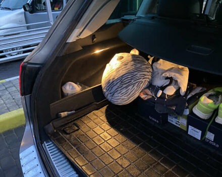 Серый Фольксваген Туарег, объемом двигателя 2.97 л и пробегом 257 тыс. км за 15500 $, фото 18 на Automoto.ua