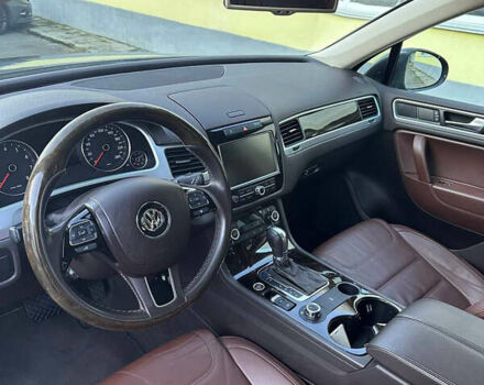 Серый Фольксваген Туарег, объемом двигателя 3.6 л и пробегом 196 тыс. км за 15999 $, фото 4 на Automoto.ua