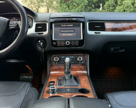 Сірий Фольксваген Туарег, об'ємом двигуна 2.97 л та пробігом 250 тис. км за 18500 $, фото 18 на Automoto.ua