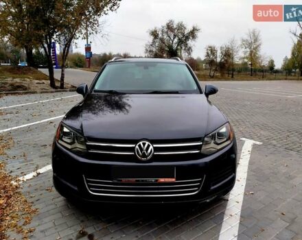 Серый Фольксваген Туарег, объемом двигателя 3 л и пробегом 255 тыс. км за 13500 $, фото 3 на Automoto.ua