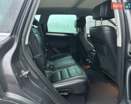 Сірий Фольксваген Туарег, об'ємом двигуна 3 л та пробігом 298 тис. км за 18500 $, фото 97 на Automoto.ua