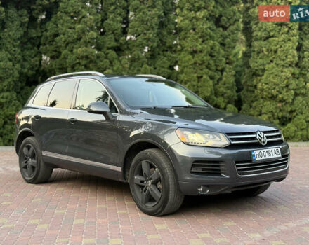 Сірий Фольксваген Туарег, об'ємом двигуна 2.97 л та пробігом 250 тис. км за 18500 $, фото 13 на Automoto.ua