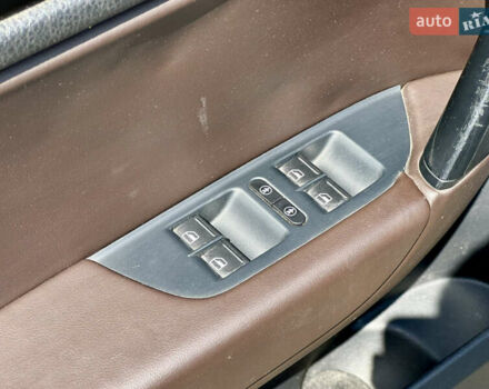 Серый Фольксваген Туарег, объемом двигателя 3 л и пробегом 226 тыс. км за 15490 $, фото 26 на Automoto.ua