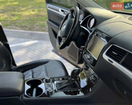 Сірий Фольксваген Туарег, об'ємом двигуна 2.97 л та пробігом 288 тис. км за 17700 $, фото 23 на Automoto.ua