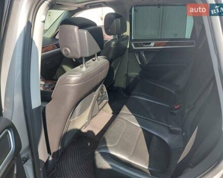 Сірий Фольксваген Туарег, об'ємом двигуна 3 л та пробігом 154 тис. км за 15800 $, фото 18 на Automoto.ua