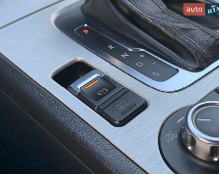 Серый Фольксваген Туарег, объемом двигателя 3 л и пробегом 260 тыс. км за 18899 $, фото 58 на Automoto.ua