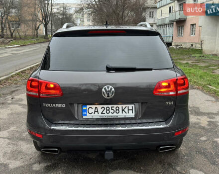 Серый Фольксваген Туарег, объемом двигателя 3 л и пробегом 260 тыс. км за 16700 $, фото 9 на Automoto.ua