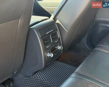 Серый Фольксваген Туарег, объемом двигателя 3 л и пробегом 294 тыс. км за 17890 $, фото 17 на Automoto.ua