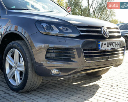 Серый Фольксваген Туарег, объемом двигателя 3 л и пробегом 260 тыс. км за 18899 $, фото 8 на Automoto.ua