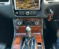Серый Фольксваген Туарег, объемом двигателя 3 л и пробегом 220 тыс. км за 10750 $, фото 3 на Automoto.ua