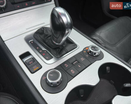 Сірий Фольксваген Туарег, об'ємом двигуна 3 л та пробігом 260 тис. км за 18700 $, фото 67 на Automoto.ua