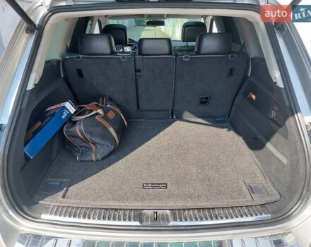 Сірий Фольксваген Туарег, об'ємом двигуна 3 л та пробігом 154 тис. км за 15800 $, фото 4 на Automoto.ua