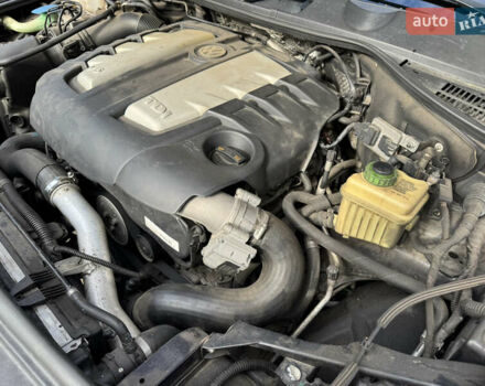 Сірий Фольксваген Туарег, об'ємом двигуна 3 л та пробігом 260 тис. км за 16700 $, фото 74 на Automoto.ua