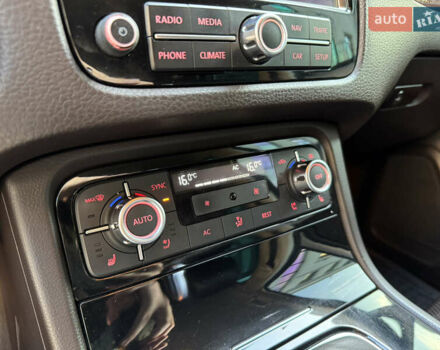 Сірий Фольксваген Туарег, об'ємом двигуна 2.97 л та пробігом 238 тис. км за 18300 $, фото 43 на Automoto.ua