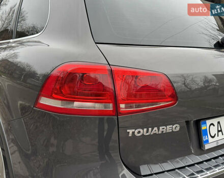 Серый Фольксваген Туарег, объемом двигателя 3 л и пробегом 260 тыс. км за 16700 $, фото 24 на Automoto.ua