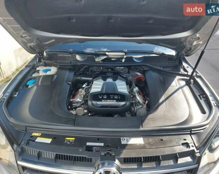 Сірий Фольксваген Туарег, об'ємом двигуна 3 л та пробігом 154 тис. км за 15800 $, фото 29 на Automoto.ua