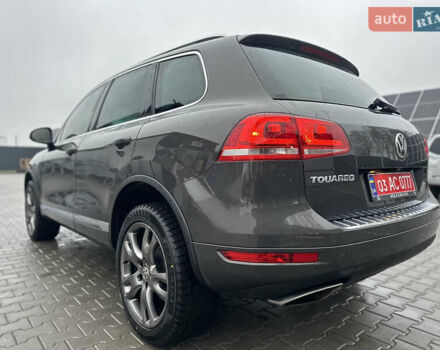 Сірий Фольксваген Туарег, об'ємом двигуна 3 л та пробігом 298 тис. км за 18500 $, фото 34 на Automoto.ua