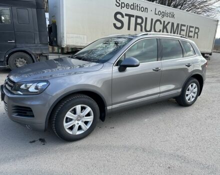 Серый Фольксваген Туарег, объемом двигателя 3 л и пробегом 225 тыс. км за 20000 $, фото 3 на Automoto.ua