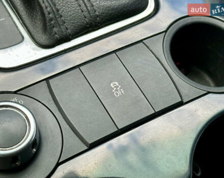 Серый Фольксваген Туарег, объемом двигателя 3 л и пробегом 226 тыс. км за 15490 $, фото 53 на Automoto.ua