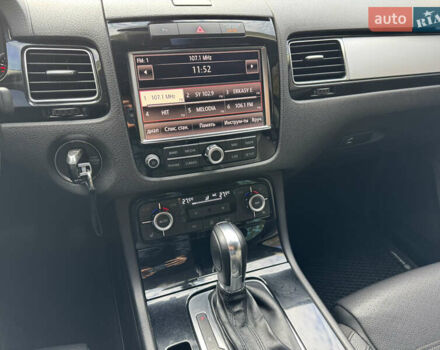 Сірий Фольксваген Туарег, об'ємом двигуна 3 л та пробігом 260 тис. км за 16700 $, фото 82 на Automoto.ua