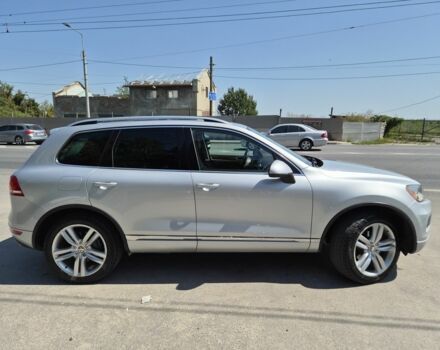 Серый Фольксваген Туарег, объемом двигателя 3 л и пробегом 215 тыс. км за 18000 $, фото 5 на Automoto.ua