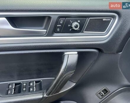 Серый Фольксваген Туарег, объемом двигателя 3 л и пробегом 232 тыс. км за 19700 $, фото 8 на Automoto.ua