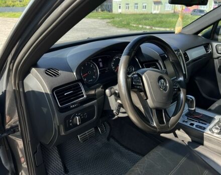 Серый Фольксваген Туарег, объемом двигателя 3 л и пробегом 253 тыс. км за 17000 $, фото 11 на Automoto.ua