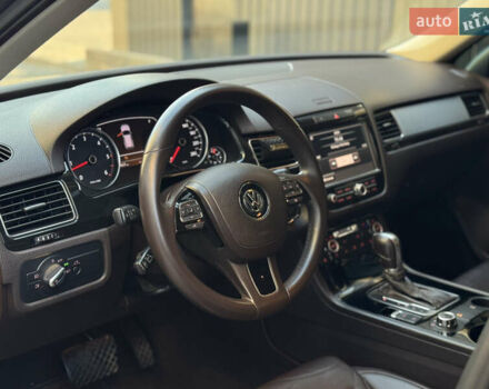 Сірий Фольксваген Туарег, об'ємом двигуна 2.97 л та пробігом 238 тис. км за 18300 $, фото 31 на Automoto.ua