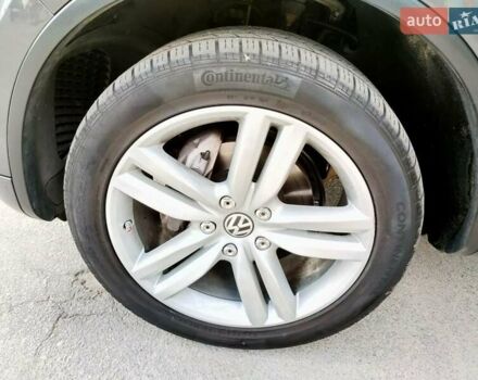 Серый Фольксваген Туарег, объемом двигателя 3 л и пробегом 278 тыс. км за 16999 $, фото 16 на Automoto.ua