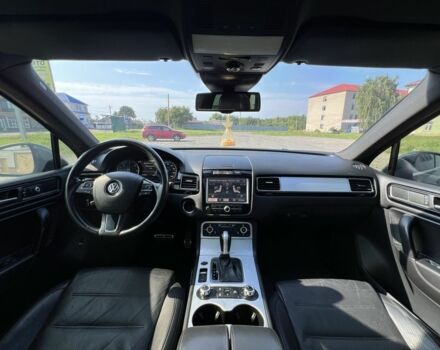 Серый Фольксваген Туарег, объемом двигателя 3 л и пробегом 253 тыс. км за 17000 $, фото 18 на Automoto.ua