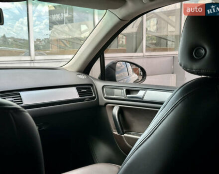 Серый Фольксваген Туарег, объемом двигателя 3 л и пробегом 226 тыс. км за 15490 $, фото 46 на Automoto.ua