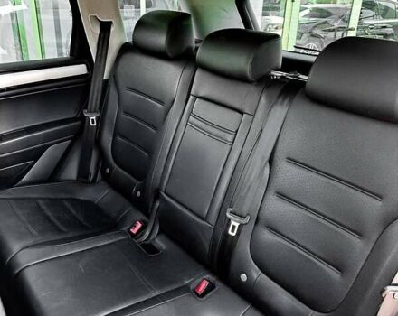 Серый Фольксваген Туарег, объемом двигателя 3 л и пробегом 286 тыс. км за 17900 $, фото 10 на Automoto.ua