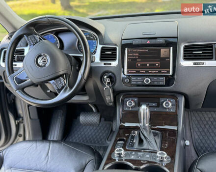 Сірий Фольксваген Туарег, об'ємом двигуна 2.97 л та пробігом 288 тис. км за 17700 $, фото 22 на Automoto.ua