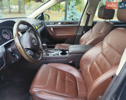 Серый Фольксваген Туарег, объемом двигателя 3.6 л и пробегом 196 тыс. км за 15999 $, фото 23 на Automoto.ua