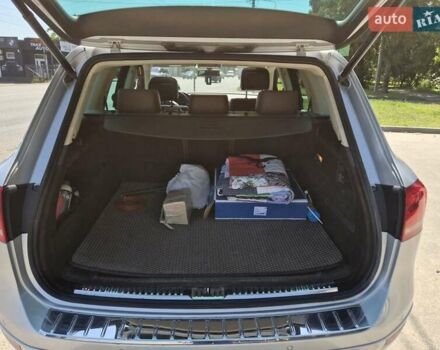 Серый Фольксваген Туарег, объемом двигателя 3 л и пробегом 215 тыс. км за 19300 $, фото 15 на Automoto.ua