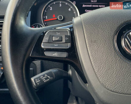 Серый Фольксваген Туарег, объемом двигателя 3 л и пробегом 260 тыс. км за 18899 $, фото 49 на Automoto.ua