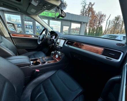 Серый Фольксваген Туарег, объемом двигателя 3 л и пробегом 296 тыс. км за 14490 $, фото 10 на Automoto.ua