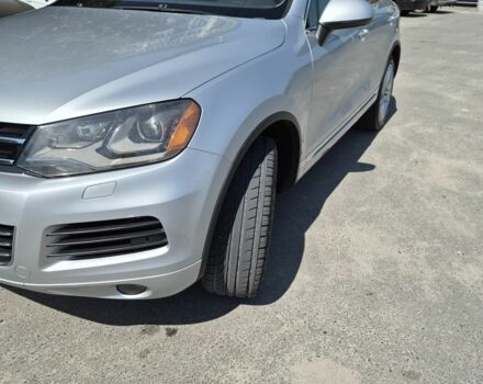 Серый Фольксваген Туарег, объемом двигателя 3 л и пробегом 215 тыс. км за 18000 $, фото 4 на Automoto.ua